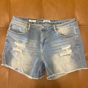 Women’s VIGOSS Marley Short size 32